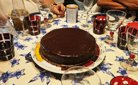 Sacher finie